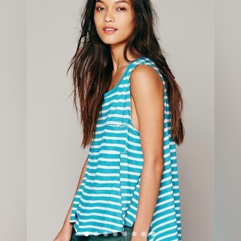 Free People women’s blue and white striped high low tank top size medium/large